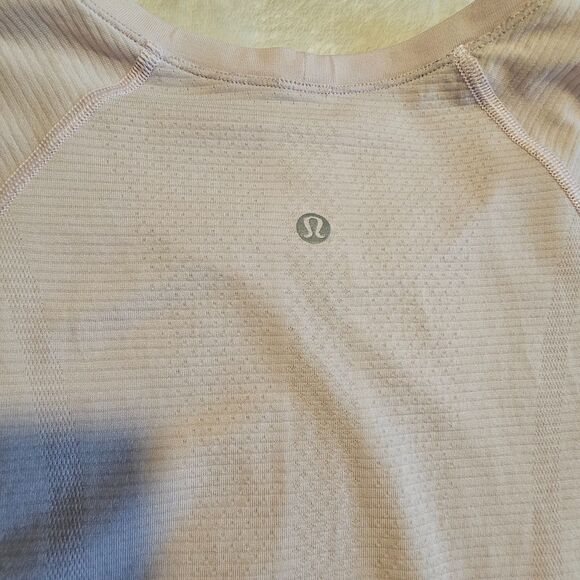 Lululemon Swiftly Tech Short Sleeve Shirt 2.0 Size 6 Pale Pink Light Nude Runnin - Picture 5 of 7